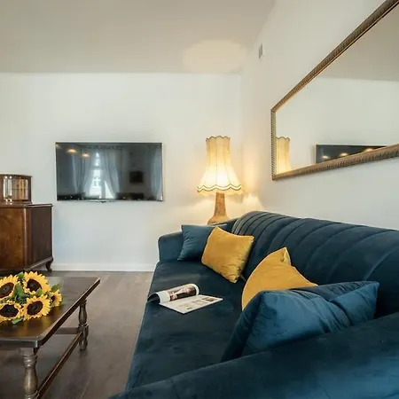 Modern & Quiet Royal