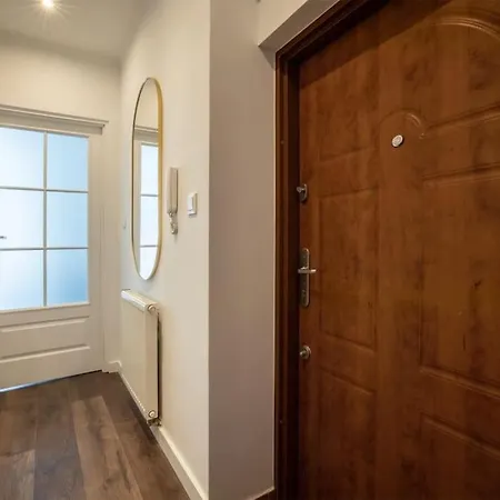Modern & Quiet Royal Apartment Lodz