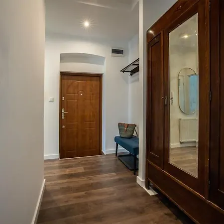 Modern & Quiet Royal *