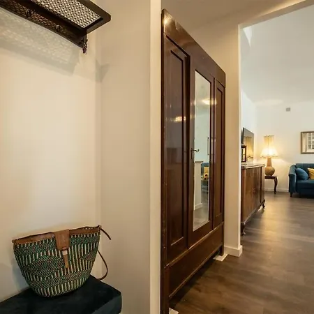 Modern & Quiet Royal *